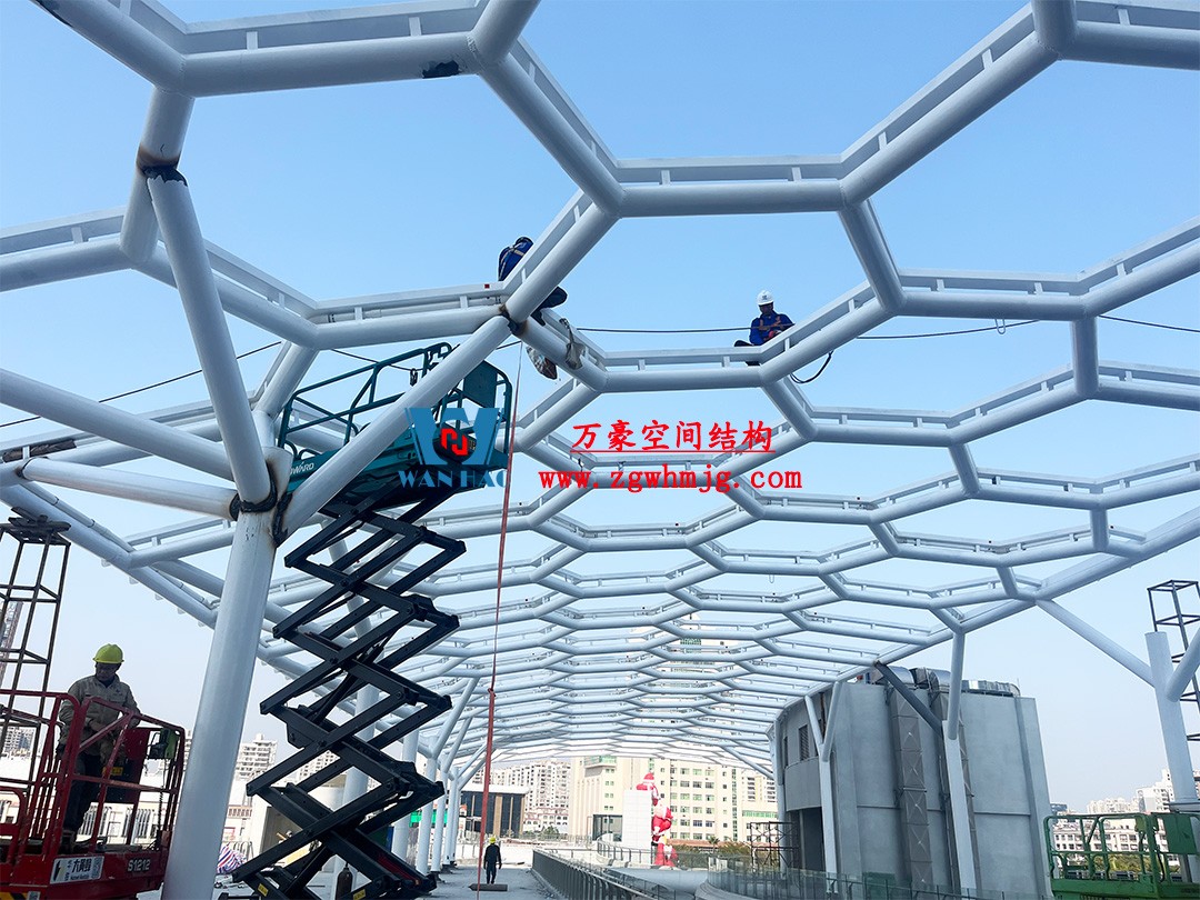 廣州茂名總匯天街商業(yè)街鋼結(jié)構(gòu)工程 廣州茂名總匯天街商業(yè)街鋼結(jié)構(gòu)工程