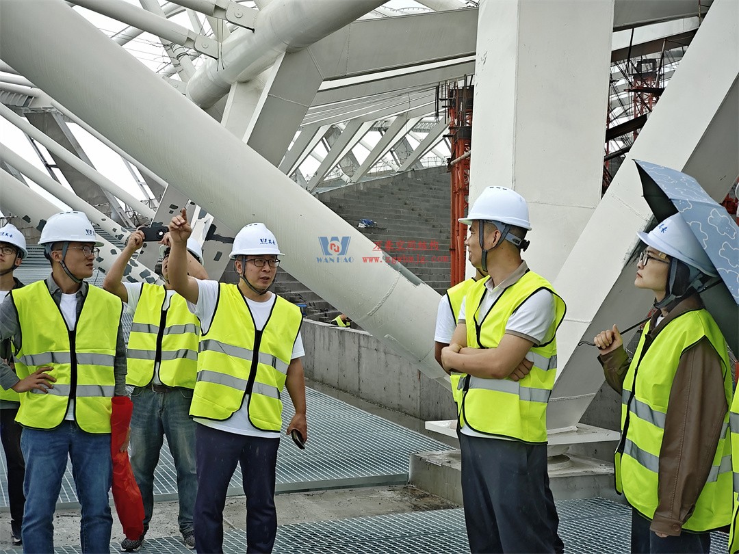 標(biāo)桿引領(lǐng)，智啟未來(lái)——萬(wàn)豪集團(tuán)營(yíng)銷、設(shè)計(jì)與技術(shù)骨干共赴無(wú)錫奧體中心，現(xiàn)場(chǎng)觀摩學(xué)習(xí)解鎖“創(chuàng)新密碼”