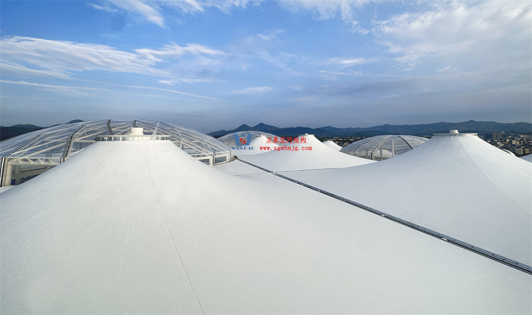 探索膜結(jié)構(gòu)在商業(yè)街區(qū)穹頂?shù)纳衿鎽?yīng)用