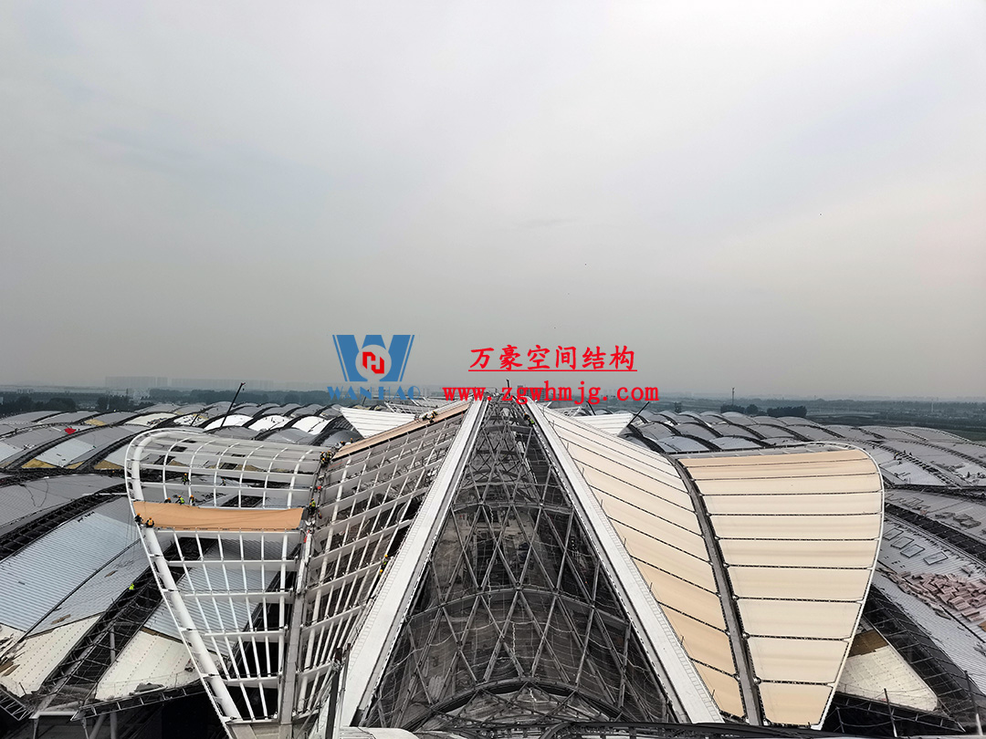 鄭州中原高鐵港數(shù)字展貿(mào)城ETFE膜結(jié)構(gòu) PTFE膜結(jié)構(gòu)項(xiàng)目