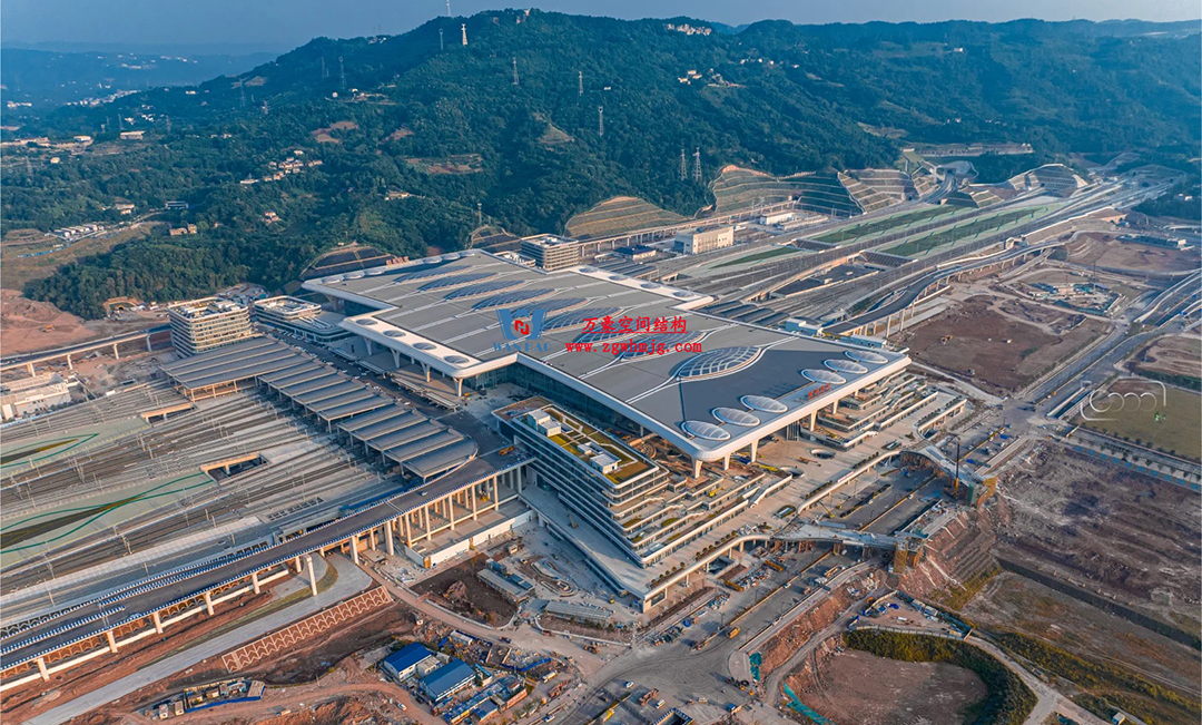 重慶東站:揭開(kāi)“西部高鐵新地標(biāo)”神秘面紗 重慶東站:揭開(kāi)“西部高鐵新地標(biāo)”神秘面紗