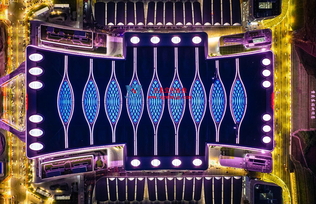 重慶東站:揭開(kāi)“西部高鐵新地標(biāo)”神秘面紗 重慶東站:揭開(kāi)“西部高鐵新地標(biāo)”神秘面紗