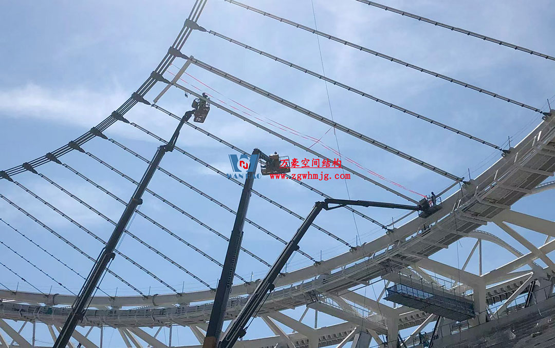 無(wú)錫奧體中心體育場(chǎng)ETFE膜首吊成功，太湖畔將閃耀“生態(tài)之光”