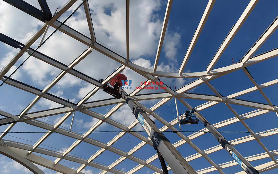 山東高端化工研究院下沉廣場天幕施工邁入關(guān)鍵階段