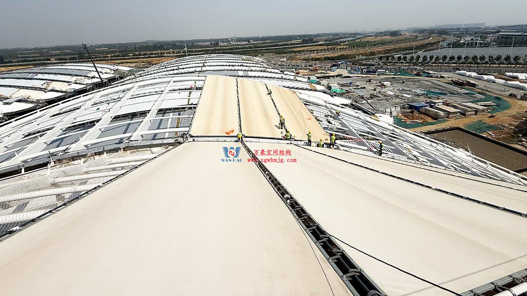 鄭州中原高鐵港數(shù)字展貿(mào)城ETFE PTFE膜結(jié)構(gòu)項(xiàng)目