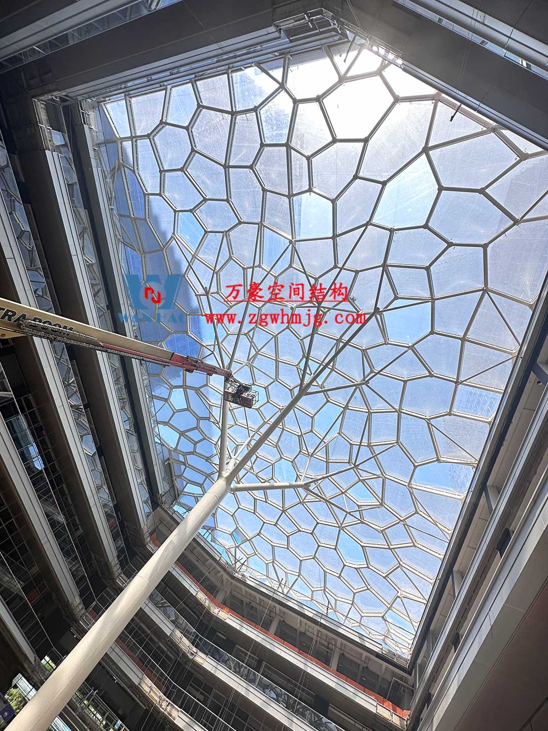 安吉縣昌碩小區(qū)地塊房產(chǎn)開發(fā)項目ETFE天幕 安吉縣昌碩小區(qū)地塊房產(chǎn)開發(fā)項目ETFE天幕