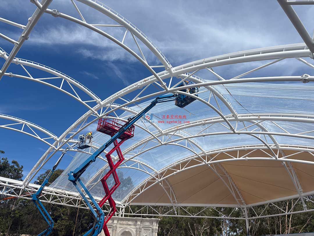 跨越山海的建筑新章！澳大利亞噴泉廣場天幕張拉正酣，雙膜科技賦能莊園建筑