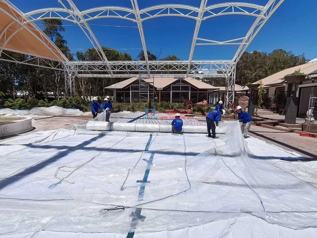 跨越山海的建筑新章！澳大利亞噴泉廣場天幕張拉正酣，雙膜科技賦能莊園建筑