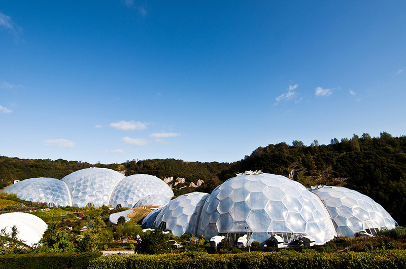 ETFE膜結(jié)構(gòu)有哪些性能特點(diǎn)？ETFE膜結(jié)構(gòu)在建筑行業(yè)的發(fā)展前景如何？