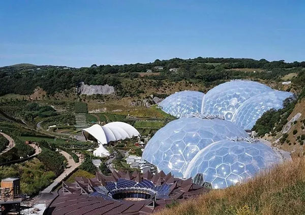 ETFE膜結(jié)構(gòu)建筑有什么特點(diǎn)？世界著名ETFE膜結(jié)構(gòu)建筑有哪些？