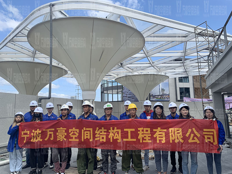 萬(wàn)豪空間結(jié)構(gòu)員工到臺(tái)州大板橋ETFE氣枕天幕項(xiàng)目、溫州鐵定溜溜樂(lè)園ETFE天幕及PTFE景觀傘膜結(jié)構(gòu)工項(xiàng)目學(xué)習(xí)交流