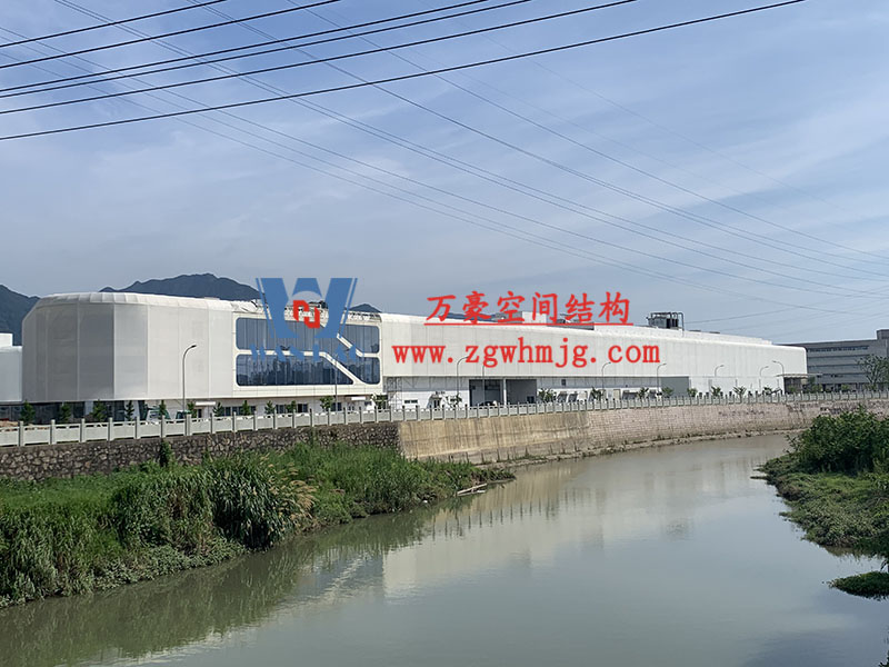 為什么體育場(chǎng)屋面都選用PTFE膜結(jié)構(gòu)？PTFE膜結(jié)構(gòu)體育場(chǎng)有什么特點(diǎn)優(yōu)勢(shì)？