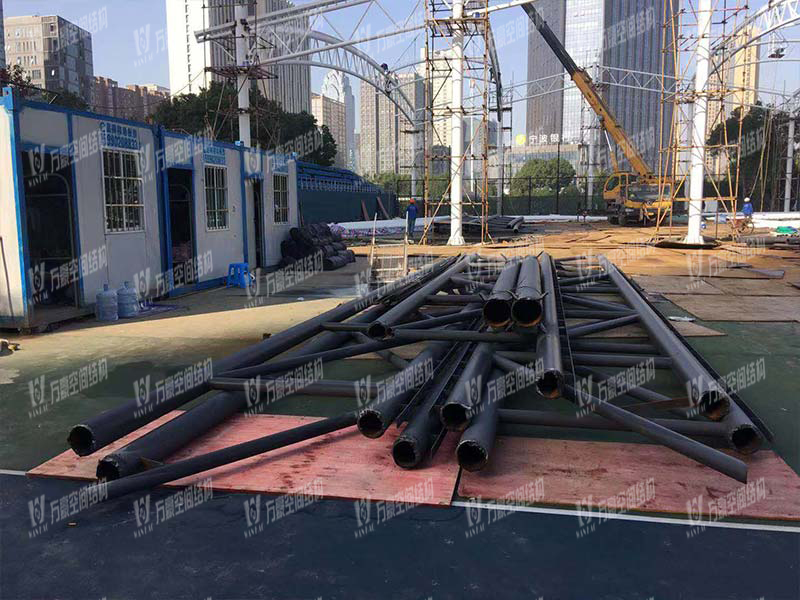 寧波（鄞州）網(wǎng)球中心遮陽棚膜結構工程二期項目施工中