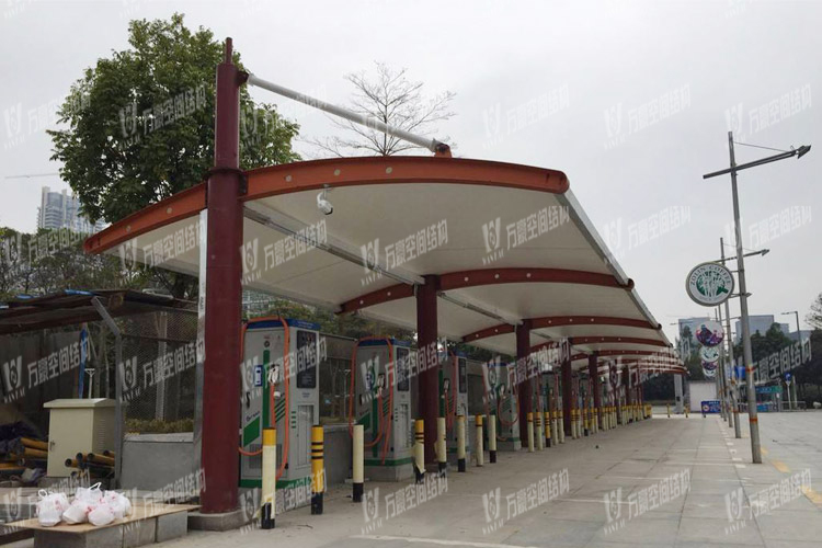 充電樁膜結(jié)構(gòu)車棚有什么特點？為何如此受歡迎？